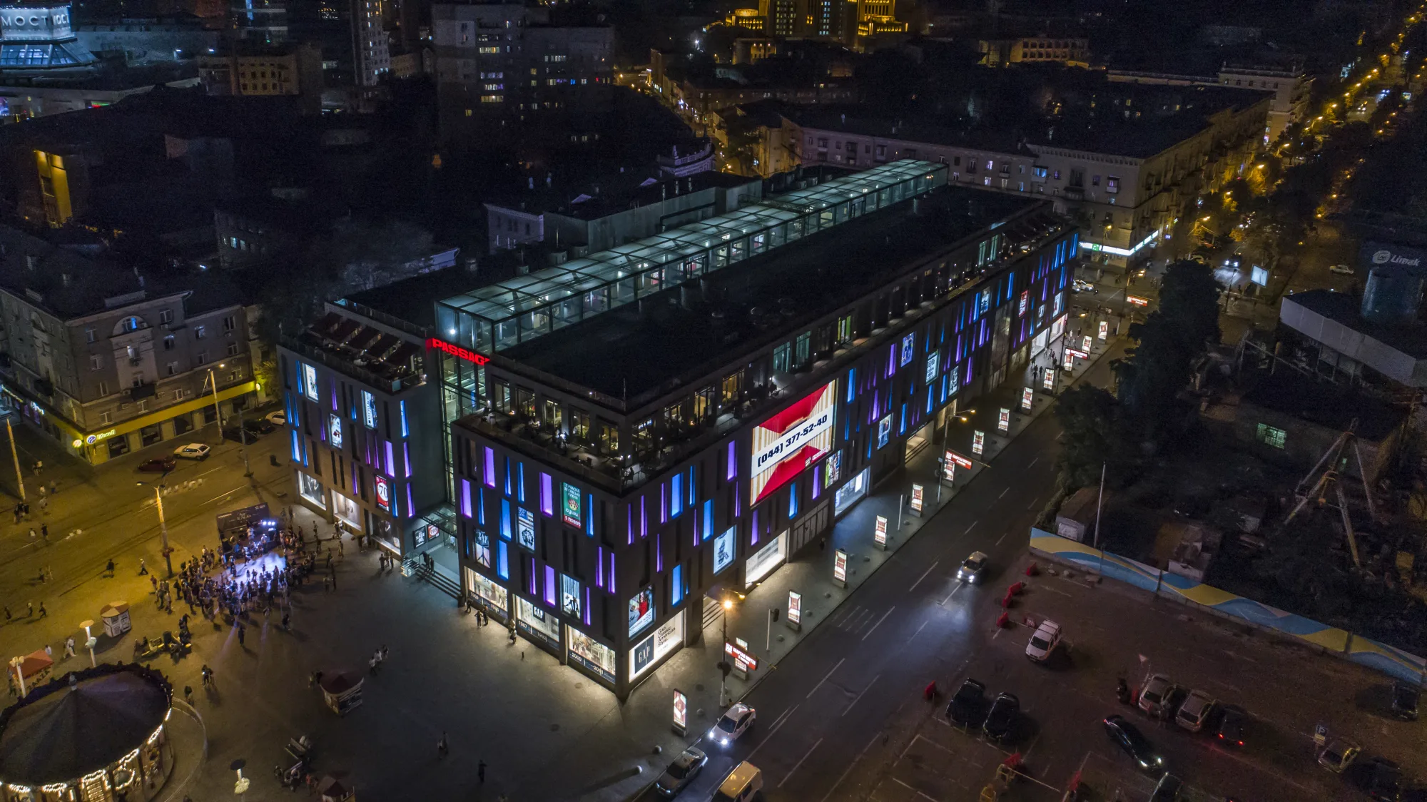 Shopping mall Passage